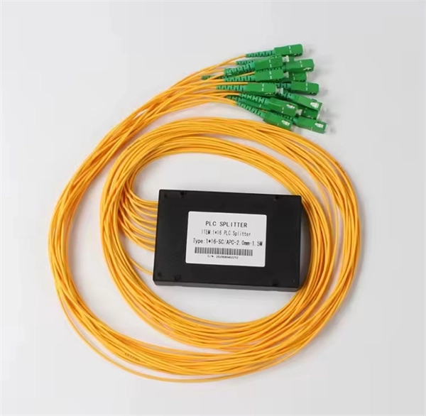 How to connect a power distribution box to a data center