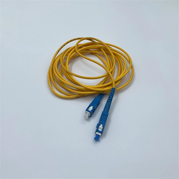 What are the parameters of a wire mesh cable tray 